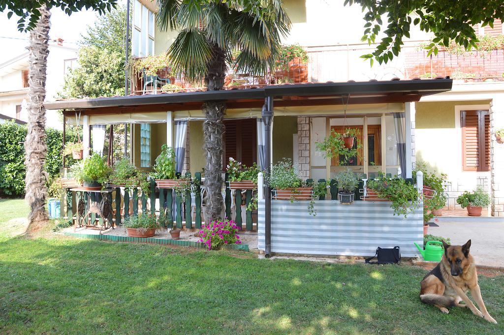 Giardino Apartment Umag Bagian luar foto